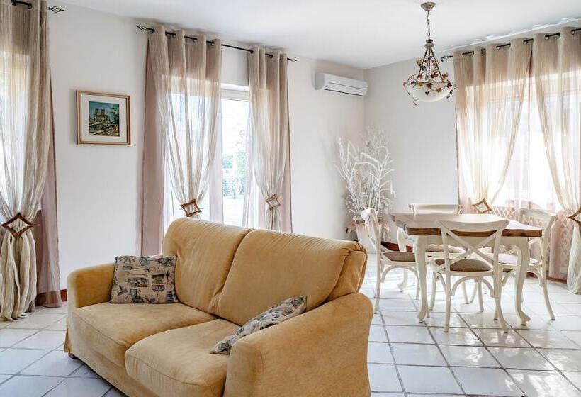 Апартаменты 2 Спальни, Villa Laura