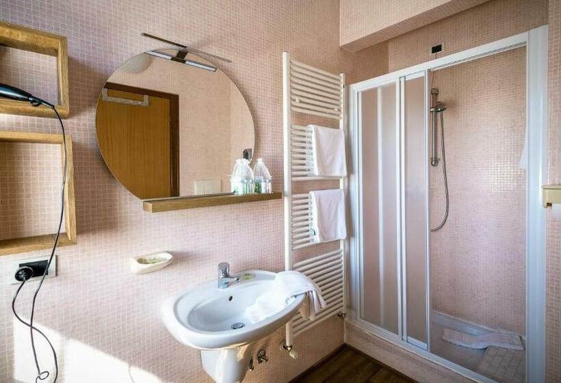 Семейный Номер, Club Funivia