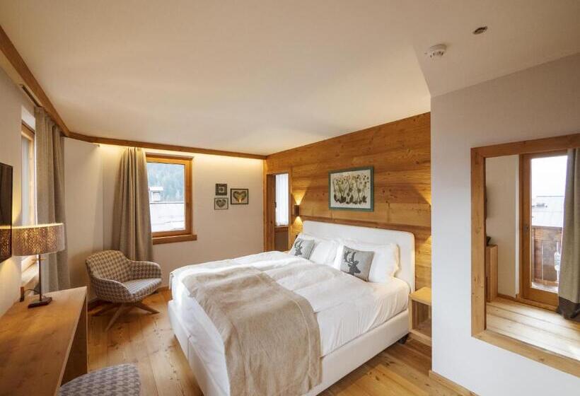 Superior Room with Terrace, Fiori Dolomites Experience