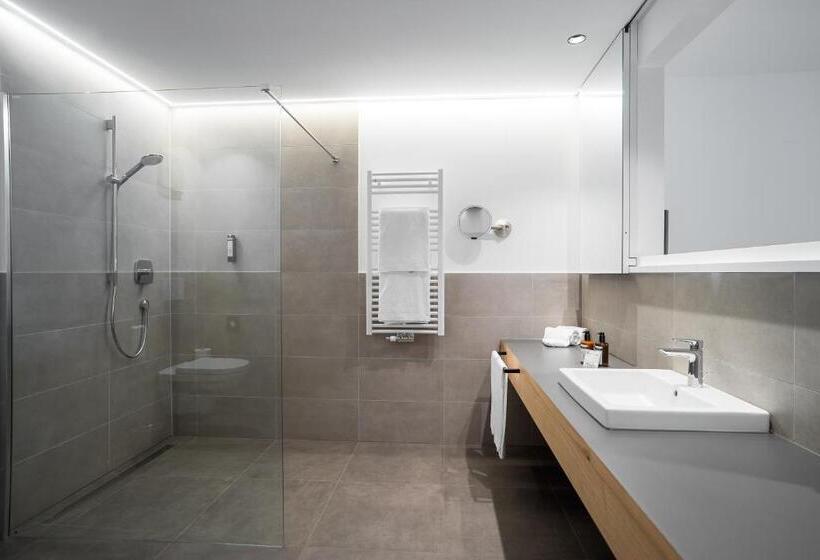 带阳台套房, Haller Suites & Restaurant