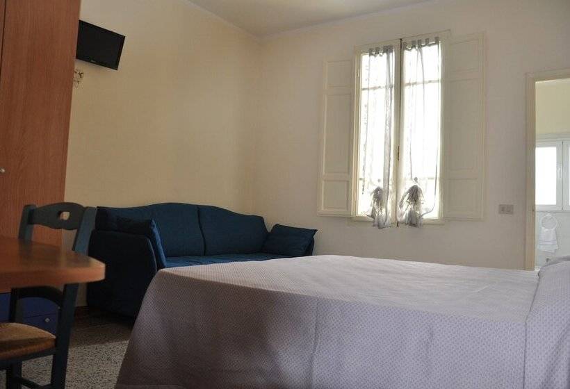 Номер Стандарт Трехместный, Verdesolemare