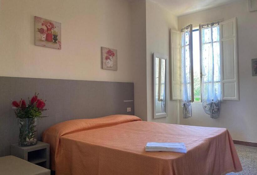 Номер Стандарт Трехместный, Verdesolemare