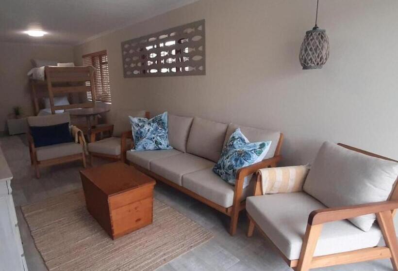 Семейные Апартаменты, 22 On Port Natal Hartenbos