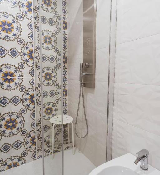 اتاق استاندارد چهار تخته, Previterooms