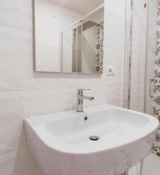 اتاق استاندارد, Previterooms