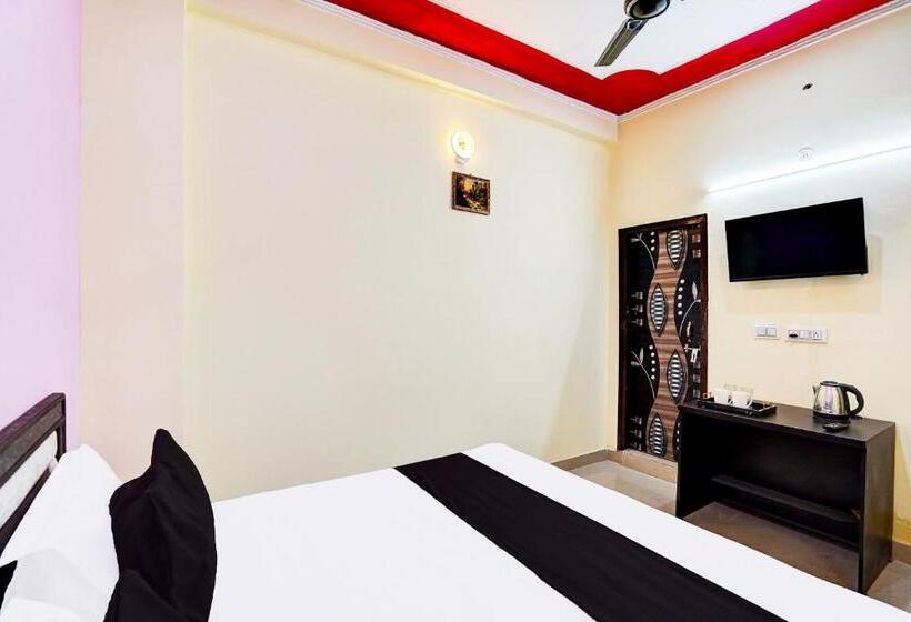 Трехместный Номер Классика, Oyo S S Guest House