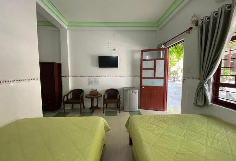 اتاق استاندارد چهارنفره با چشم‌انداز باغ, Hoa Biển Guest House