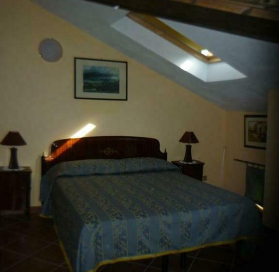 اتاق استاندارد سه نفره, Casa Tavasso