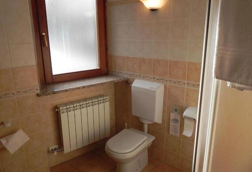 اتاق استاندارد چهار تخته, Le Vieux Rascard Chambres D Hotes