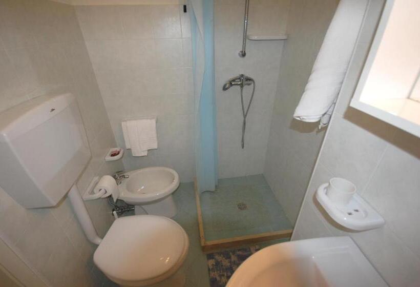 Четырехместный Номер Стандарт, Albergo Del Santuario