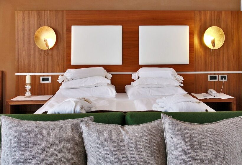 סוויטת ג'וניור, La Majun