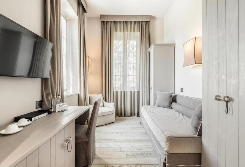 جناح مطلّ علي البحر, Villa Grey
