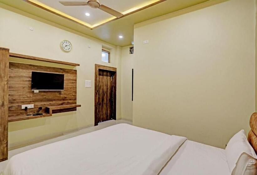 スタンダードルーム, Oyo Hotel Kubervatika
