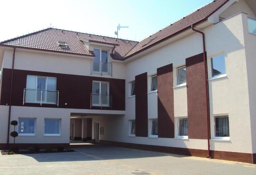 4인용 스탠다드 룸, Motel Senec