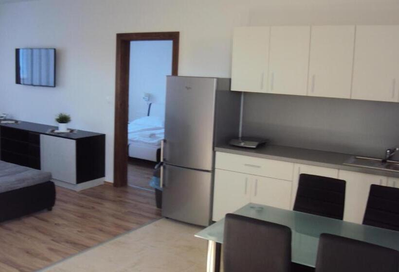 침실 1개 아파트, Motel Senec