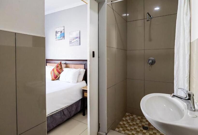 Люкс, Ballito Backpackers