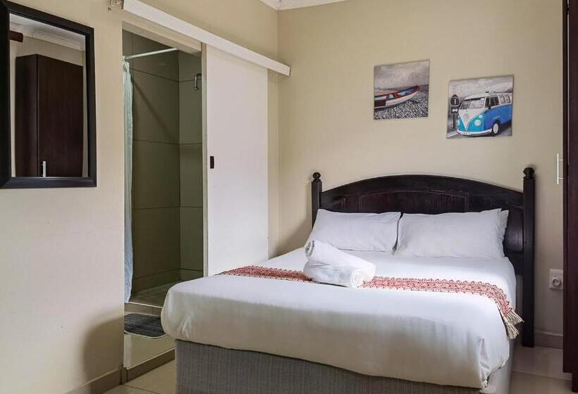 Люкс, Ballito Backpackers