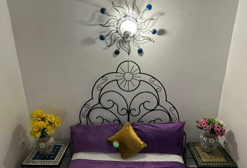 اتاق استاندارد سه نفره, Riad Douja