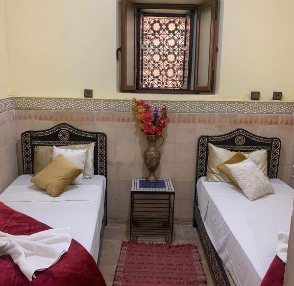 اتاق استاندارد سه نفره, Riad Douja