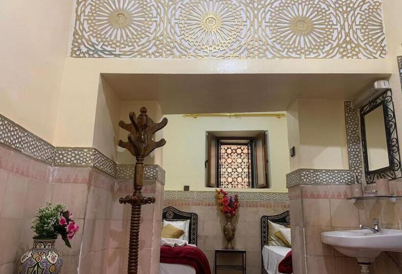 اتاق استاندارد سه نفره, Riad Douja