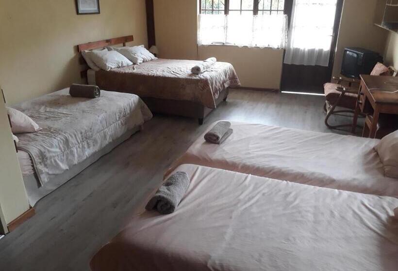 家庭间, Bedrock Guesthouse