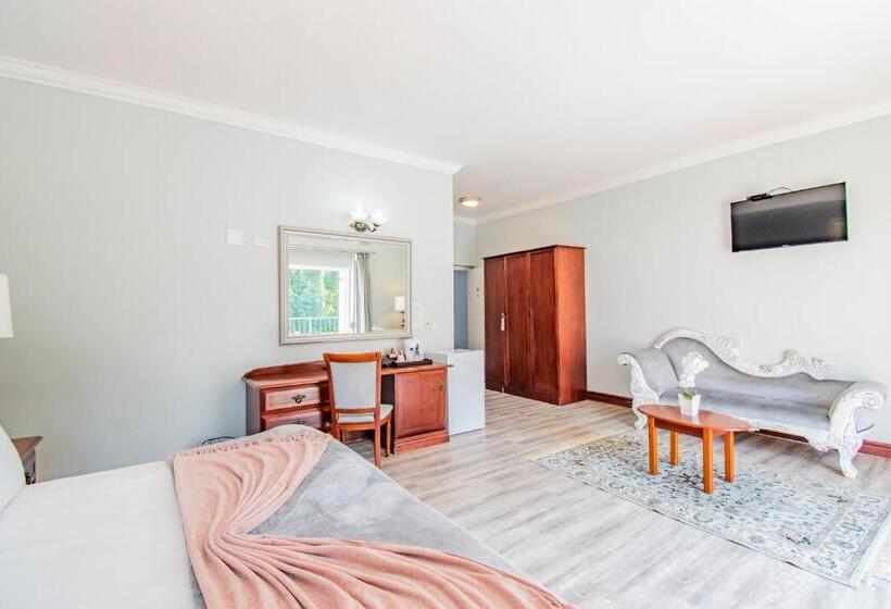 Standard Room King Size Bed, Emakhosini Boutique