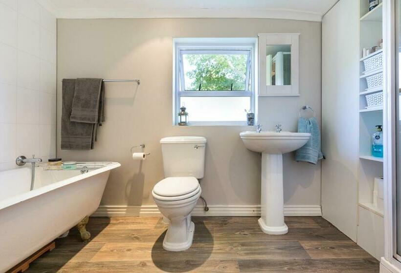 Family Suite, Rustic Manor Guest House