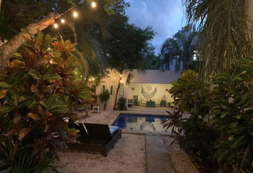 Quarto Estandar Vista Piscina, Ecoplaneta By Casa Borush