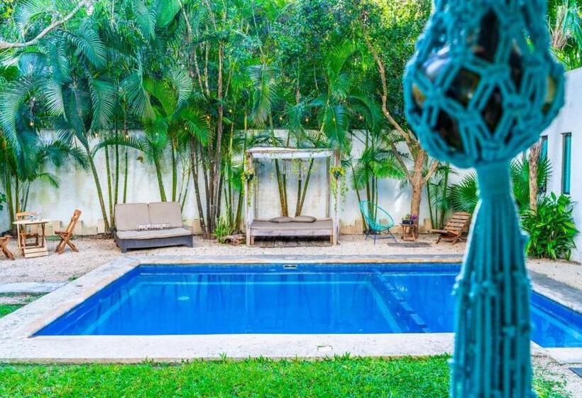 Quarto Estandar Vista Piscina, Ecoplaneta By Casa Borush