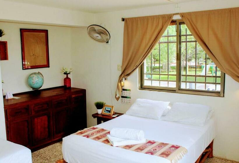 バスルーム共有のトリプルスタンダード, Hostal & Suites Pata De Perro