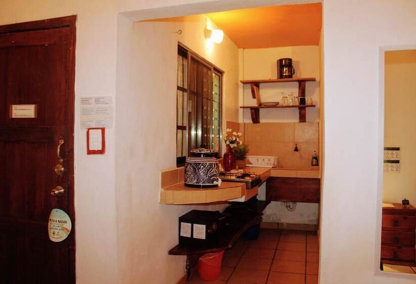 スタンダードスタジオ, Hostal & Suites Pata De Perro