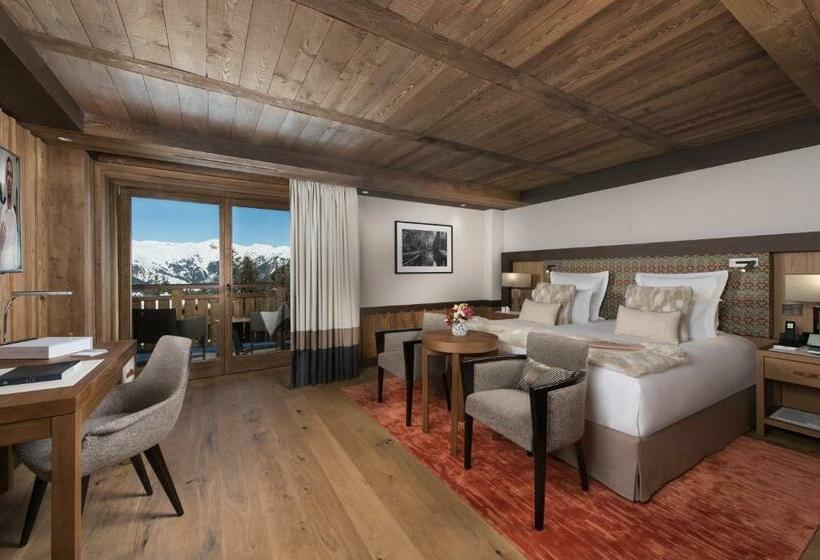 Номер Deluxe, Hôtel Barrière Les Neiges Courchevel