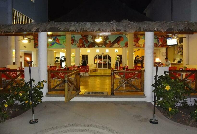 패밀리 룸, Palapa Palace