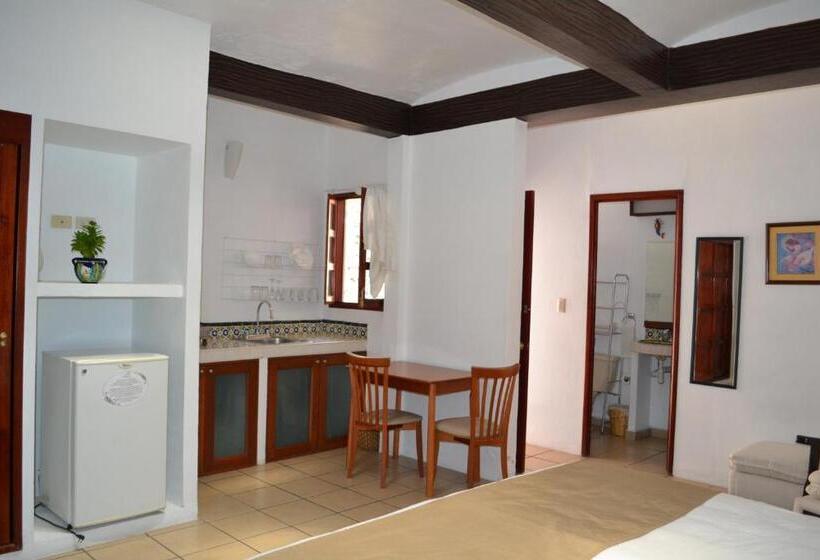 استودیوی استاندارد, Las Mariposas Hotel & Studios