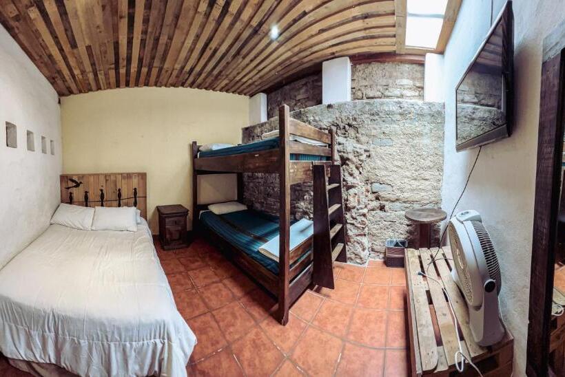 اتاق استاندارد با سرویس بهداشتی مشترک, Hostal Antigüeño