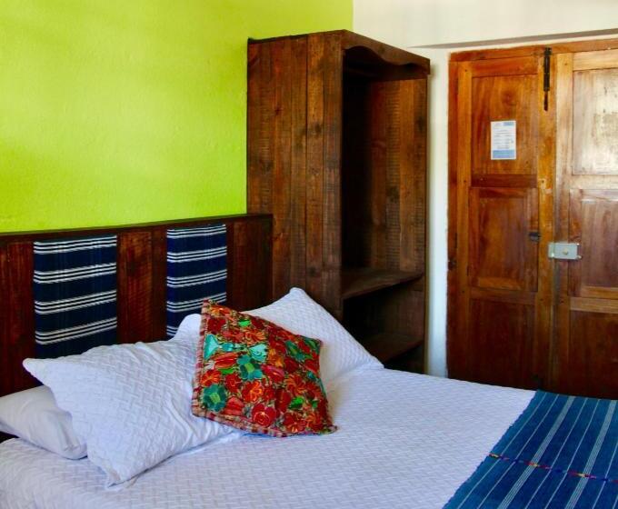 اتاق استاندارد, Hostal Antigüeño