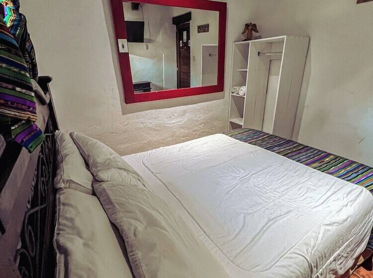 اتاق استاندارد با سرویس بهداشتی مشترک, Hostal Antigüeño