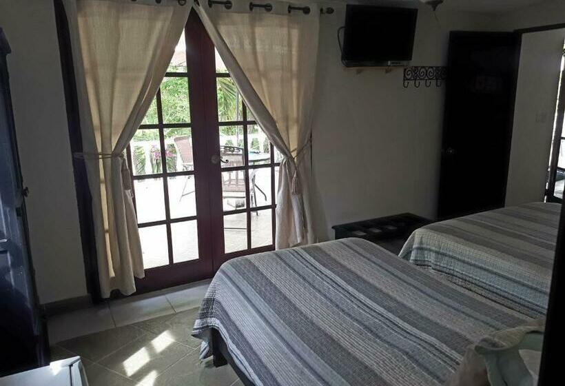 Номер Стандарт Трехместный, Hibiscus House Bed And Breakfast