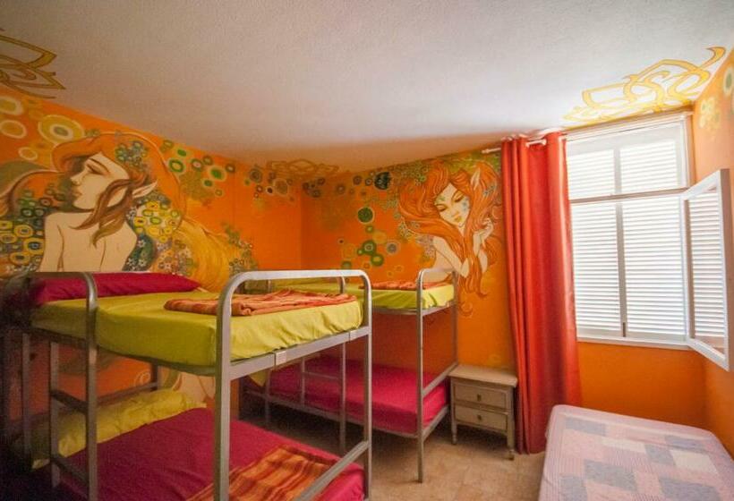 Кровать в Общей Комнате, Hostel Los Duendes Del Sur