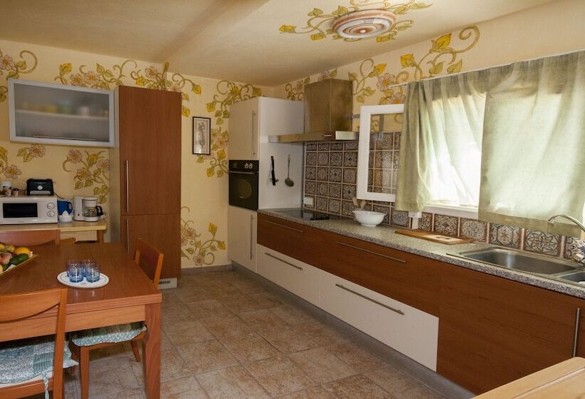 Кровать в Общей Комнате, Hostel Los Duendes Del Sur