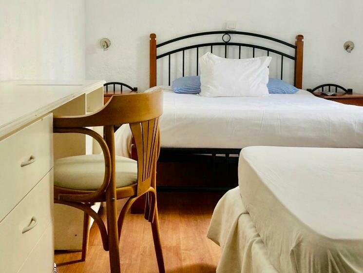 غرفة قياسية ثلاثية, Blu Inn