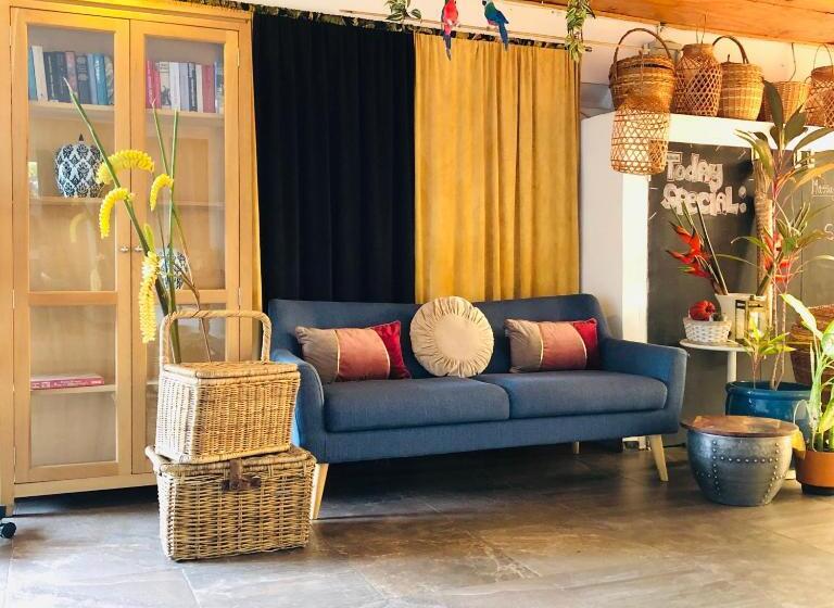 اتاق خانوادگی, Holland Lodge Paramaribo