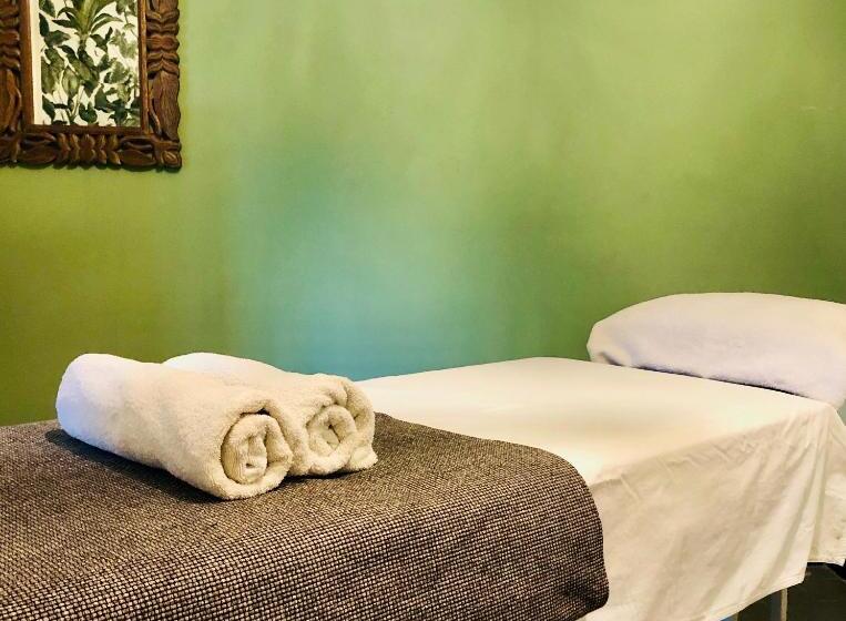 اتاق لوکس سه تخته, Holland Lodge Paramaribo