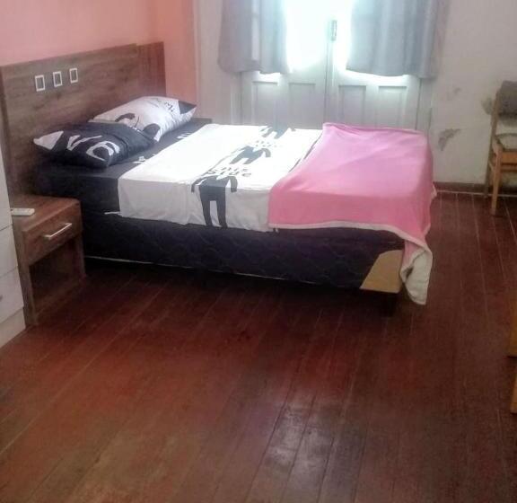 Номер Deluxe с Балконом, Montevideo Port Hostel