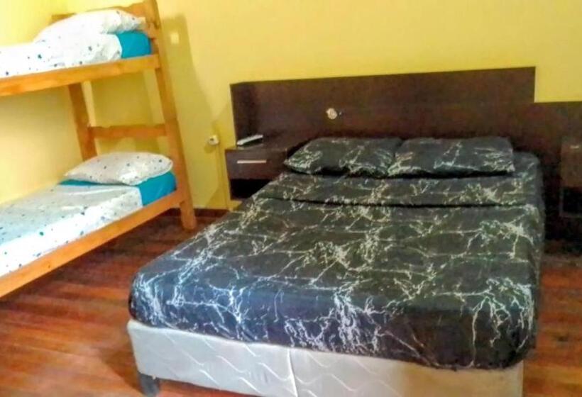 ファミリールーム, Montevideo Port Hostel