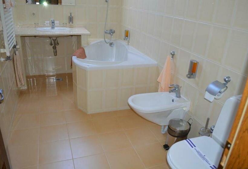 סוויטה, Complex Bahus