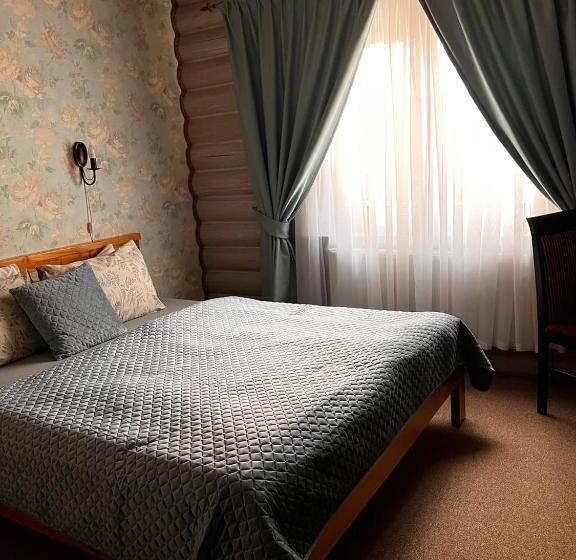 Номер Стандарт, Vedmezhyi Dvir