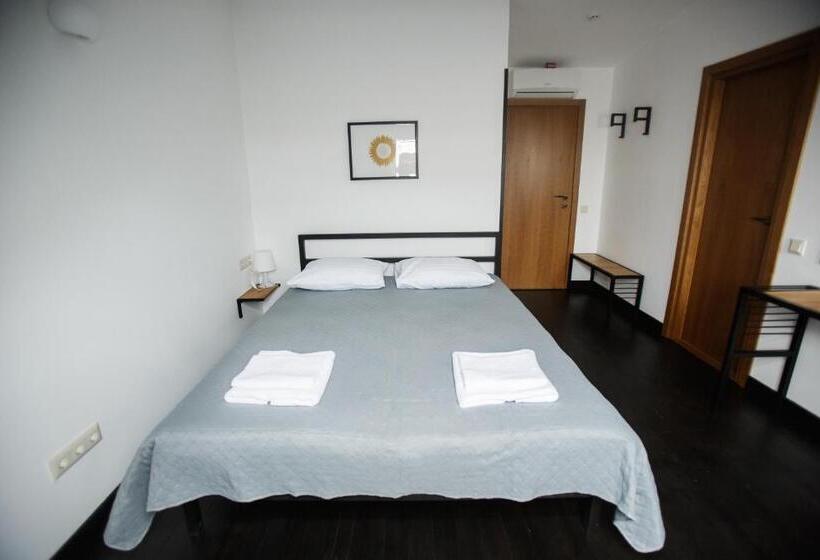 스탠다드 트리플 룸, Nebos Hotel & Restaurant