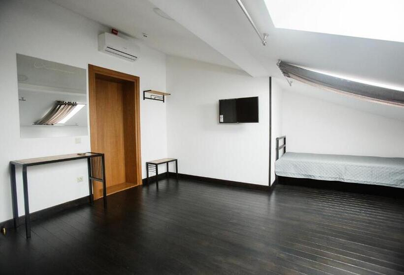 스탠다드 트리플 룸, Nebos Hotel & Restaurant
