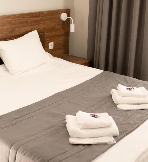 스탠다드 발코니 룸, Nebos Hotel & Restaurant